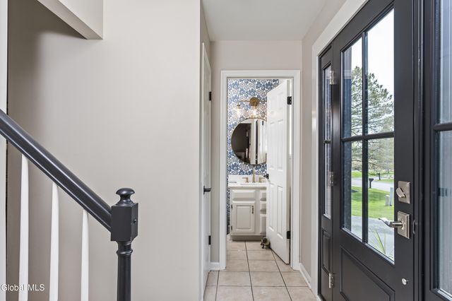 3 Cephalonia Drive, Niskayuna, NY 12309