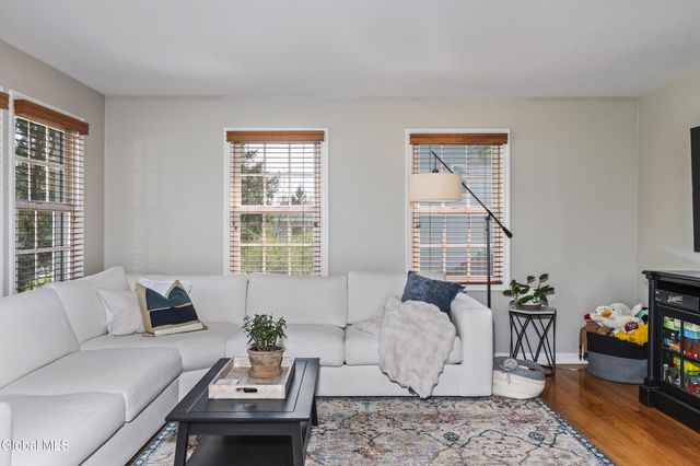 3 Cephalonia Drive, Niskayuna, NY 12309