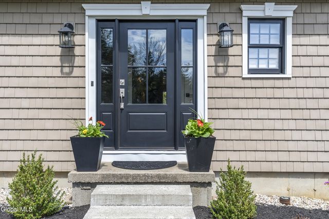 3 Cephalonia Drive, Niskayuna, NY 12309