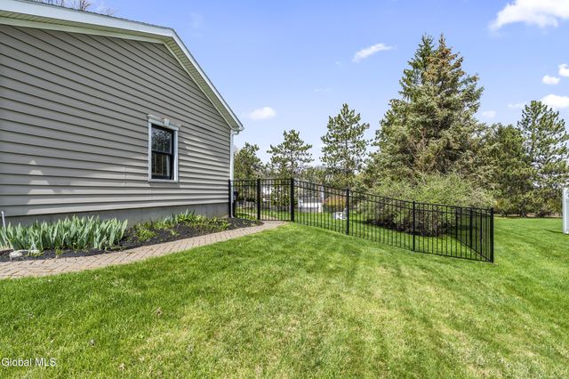3 Cephalonia Drive, Niskayuna, NY 12309