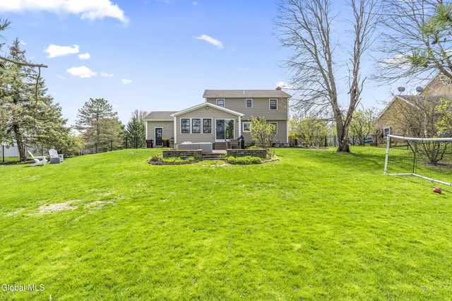 3 Cephalonia Drive, Niskayuna, NY 12309
