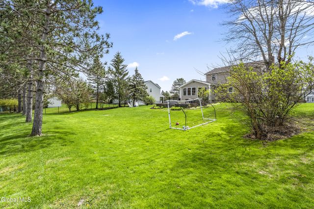 3 Cephalonia Drive, Niskayuna, NY 12309