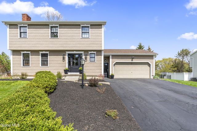 3 Cephalonia Drive, Niskayuna, NY 12309
