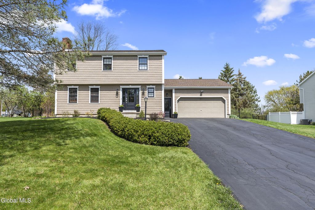 3 Cephalonia Drive, Niskayuna, NY 12309