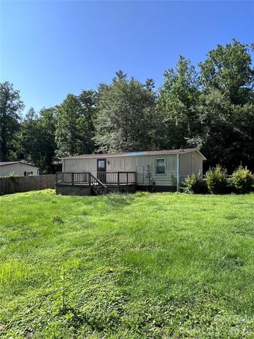 150 Piney Ridge Drive, Hendersonville, NC 28791