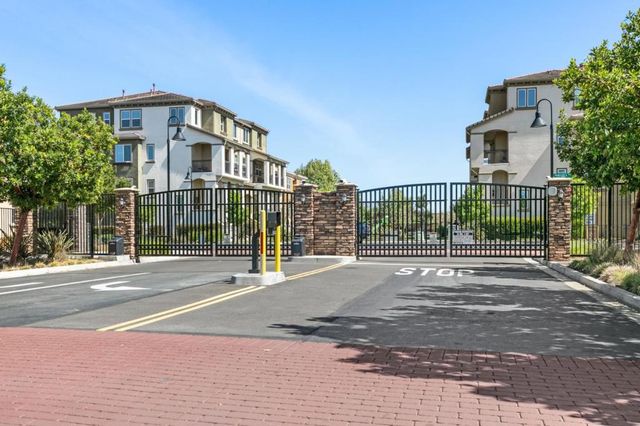 38881 Photinia Place, Newark, CA 94560