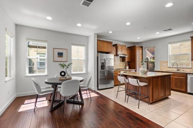 38881 Photinia Place, Newark, CA 94560