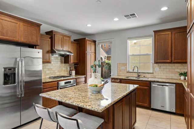 38881 Photinia Place, Newark, CA 94560