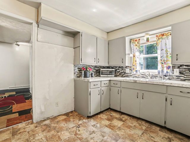 942 Amity Avenue, Muskegon City, MI 49442