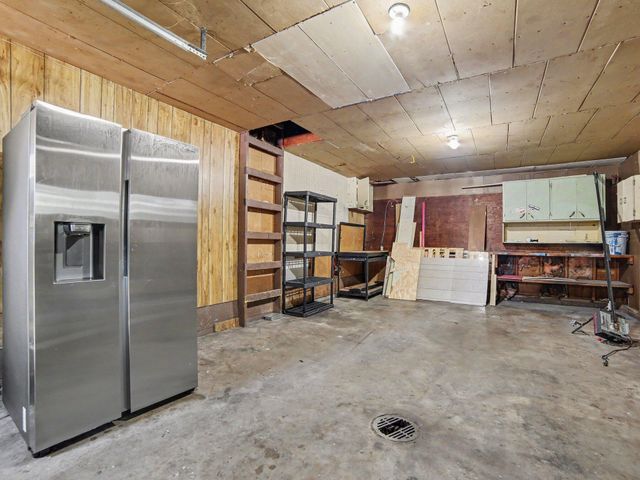 942 Amity Avenue, Muskegon City, MI 49442