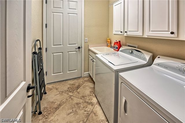 9215 Veneto LN, Naples, FL 34113