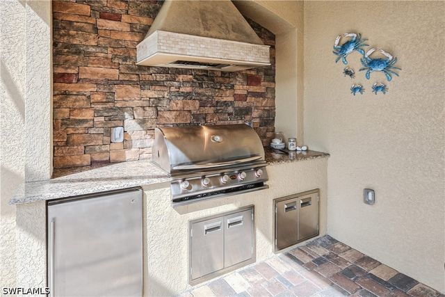 9215 Veneto LN, Naples, FL 34113