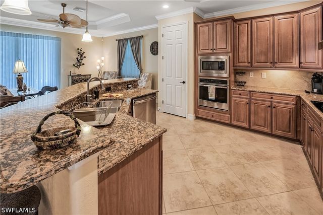 9215 Veneto LN, Naples, FL 34113