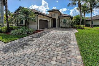 9215 Veneto LN, Naples, FL 34113