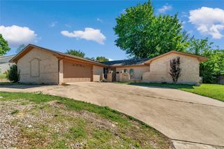 4225 Dawn Drive, Benbrook, TX 76116