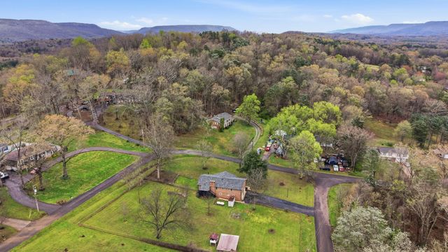 379 Pleasant View Circle, Jasper, TN 37347