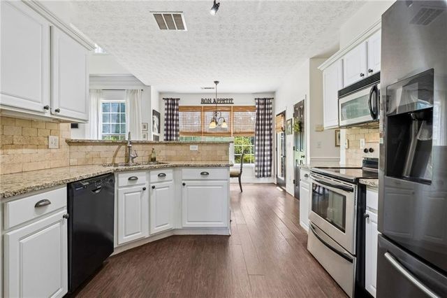 5059 Weatherstone Drive, Buford, GA 30519