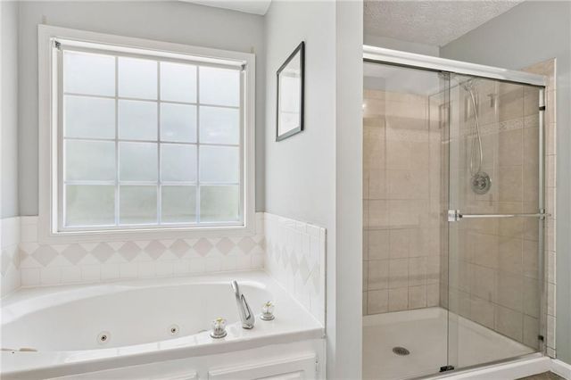 5059 Weatherstone Drive, Buford, GA 30519