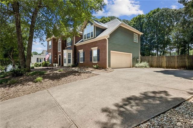 5059 Weatherstone Drive, Buford, GA 30519