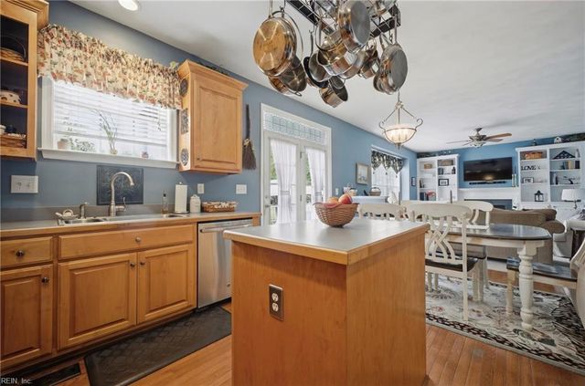23083 Harbor Towne DR, Carrollton, VA 23314