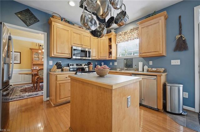23083 Harbor Towne DR, Carrollton, VA 23314