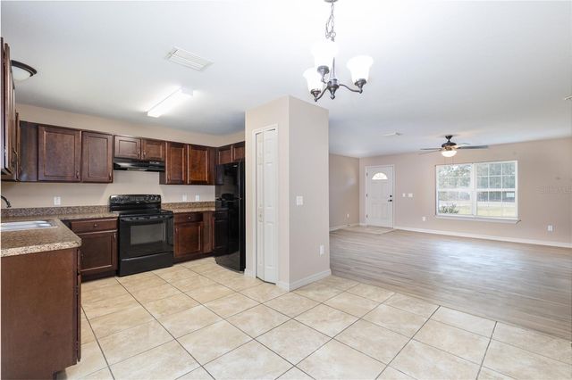 5 MALAUKA RADIAL CIRCLE, Ocklawaha, FL 32179