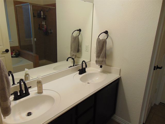 533 Mattie Lane, Lake Dallas, TX 75065