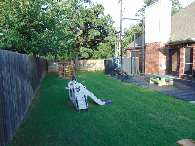 533 Mattie Lane, Lake Dallas, TX 75065