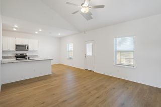 137 Desert Hare DR, Jarrell, TX 76537