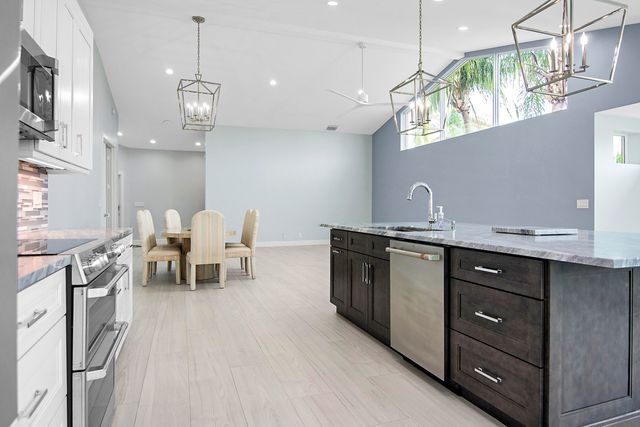 801 Sabal Palm Lane, Palm Beach Gardens, FL 33418