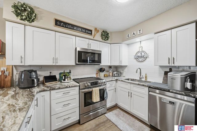 1827 Normandy Lane, Lincoln, NE 68512