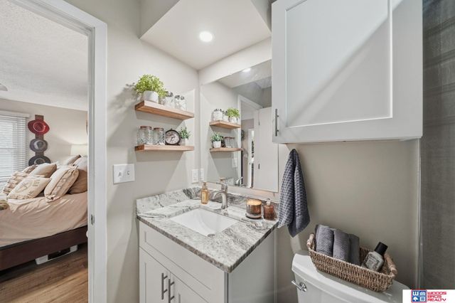 1827 Normandy Lane, Lincoln, NE 68512