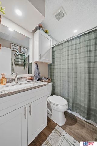 1827 Normandy Lane, Lincoln, NE 68512