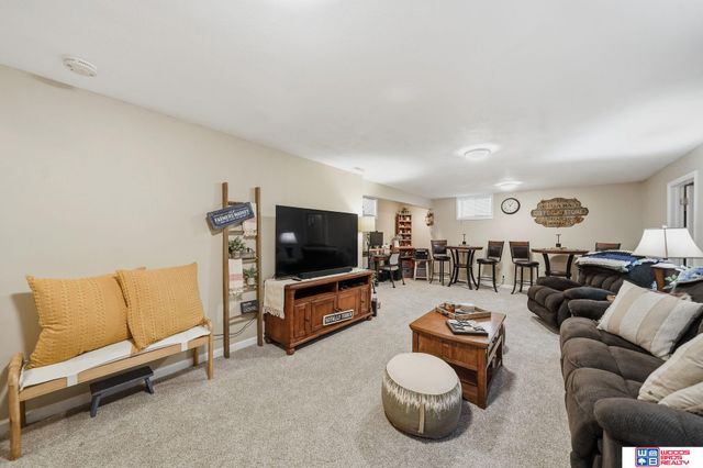 1827 Normandy Lane, Lincoln, NE 68512