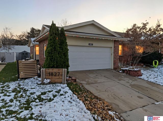 1827 Normandy Lane, Lincoln, NE 68512