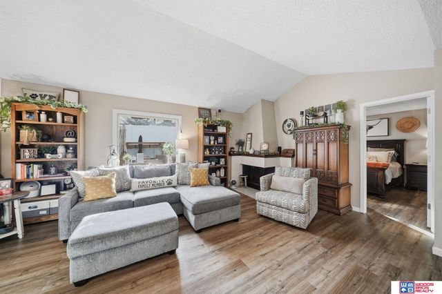 1827 Normandy Lane, Lincoln, NE 68512