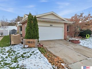 1827 Normandy Lane, Lincoln, NE 68512