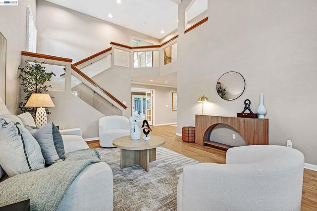 6310 Camino Del Lago, Pleasanton, CA 94566