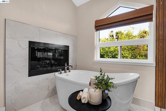 6310 Camino Del Lago, Pleasanton, CA 94566
