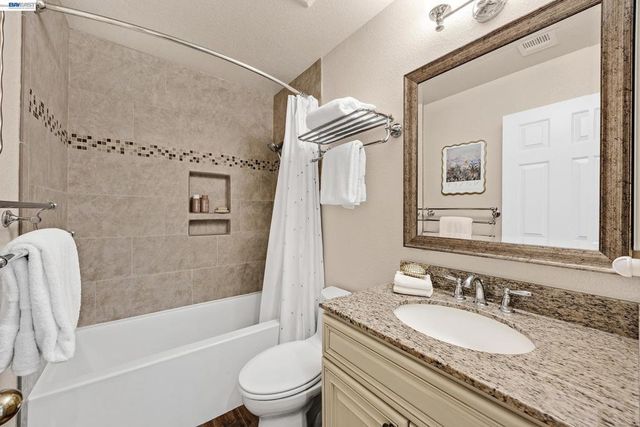 6310 Camino Del Lago, Pleasanton, CA 94566