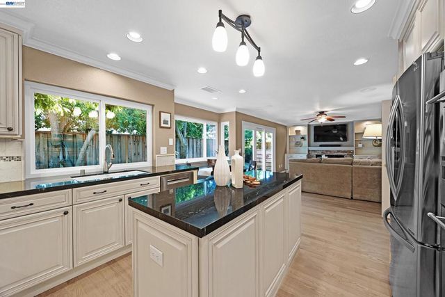 6310 Camino Del Lago, Pleasanton, CA 94566