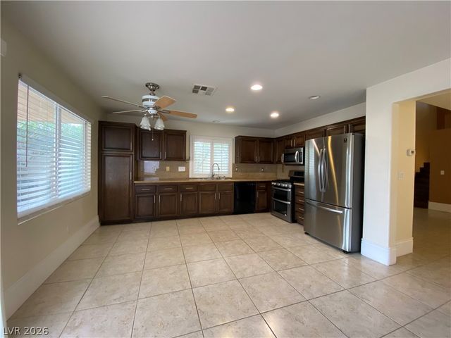 8111 Cimarron Meadows Way, Las Vegas, NV 89147