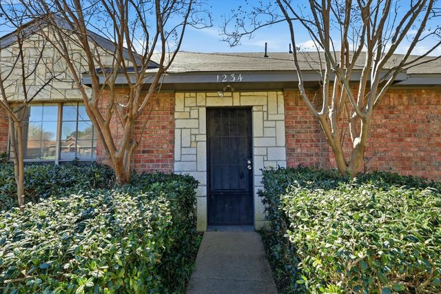 1234 Roan Drive, Lancaster, TX 75134