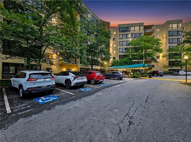 1800 Clairmont Lake A522, Decatur, GA 30033