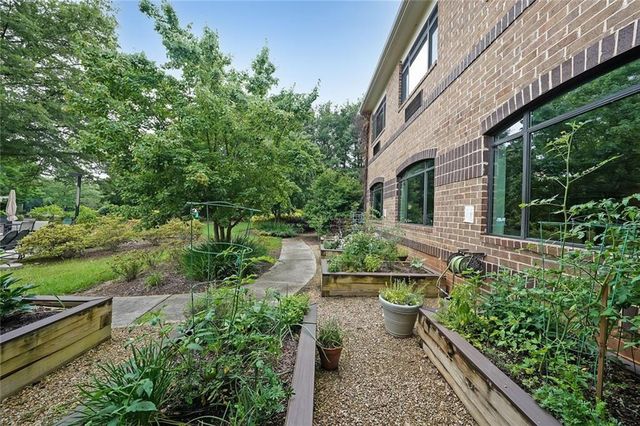 1800 Clairmont Lake A522, Decatur, GA 30033