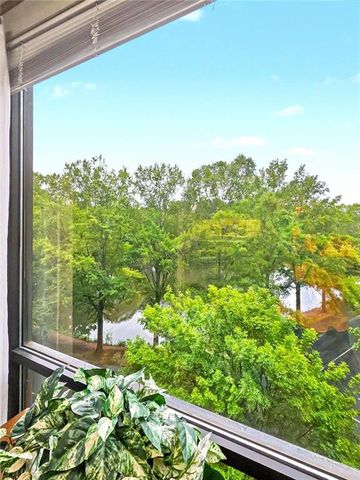 1800 Clairmont Lake A522, Decatur, GA 30033