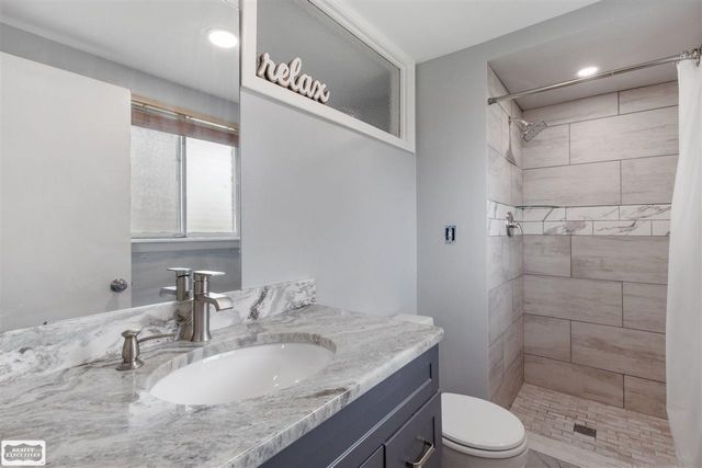 11489 Anna Lisa Street, Utica, MI 48312