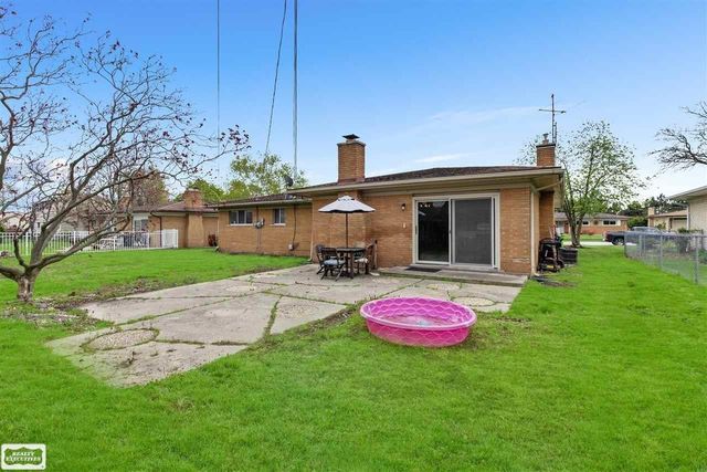 11489 Anna Lisa Street, Utica, MI 48312