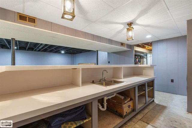 11489 Anna Lisa Street, Utica, MI 48312