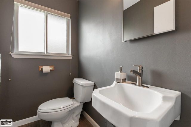 11489 Anna Lisa Street, Utica, MI 48312